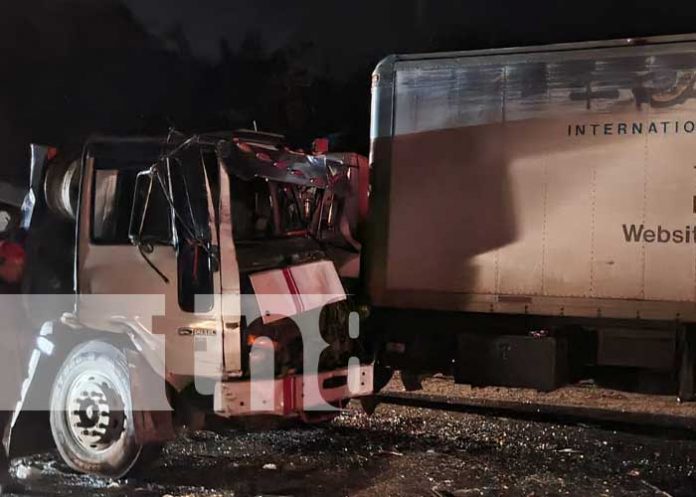Triple colisión deja cuantiosas pérdidas económicas en Carretera Norte, Tipitapa