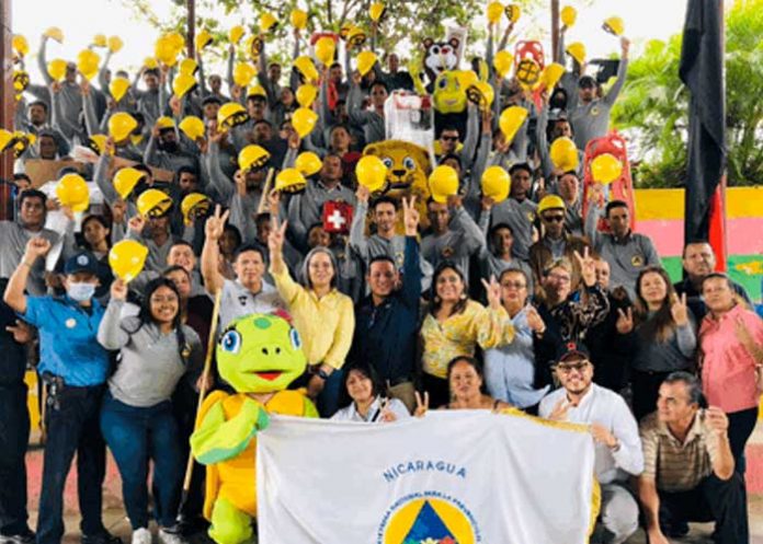 SINAPRED entrega equipos de salvamento y rescate en Carazo, Nicaragua