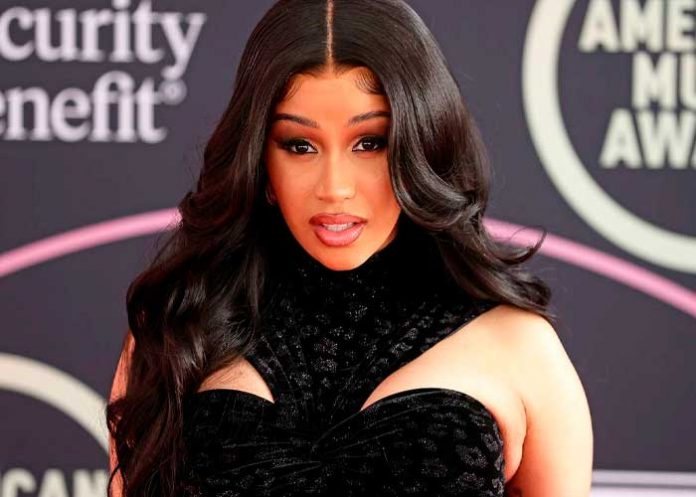 1 Cardi B decide quitarse los biopolímeros de los glúteos