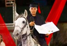 «Chavalo agradecido» Llegó a su graduación montado en su caballo ‘Tormento’ Llegó a su graduación montado sobre ‘Tormento’