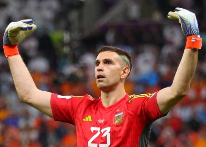 ¿Qué querrá? Actriz argentina pide una noche con el Dibu Martínez