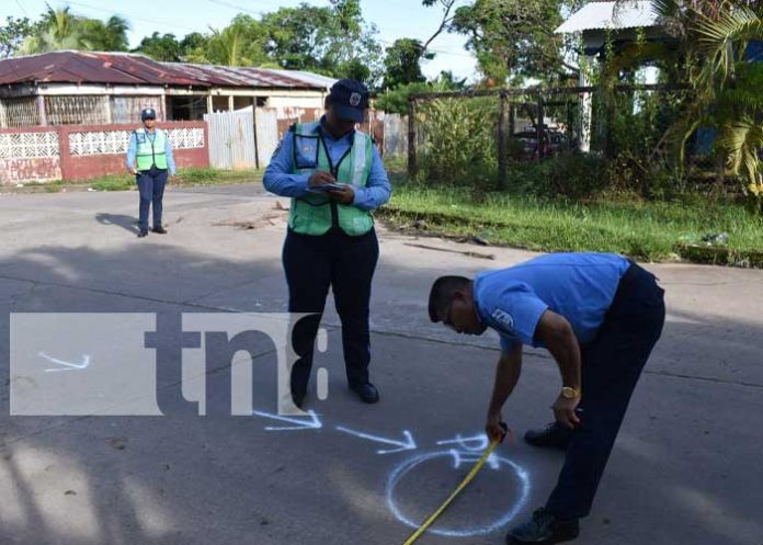 Llantas traseras de un carro le pasaron encima en Bluefields
