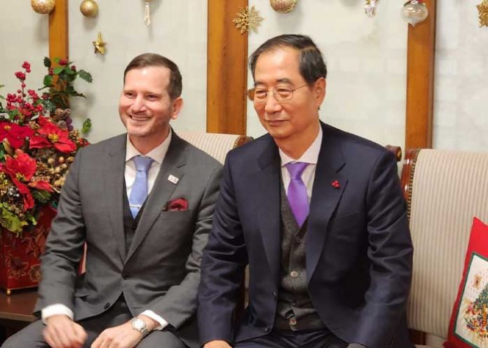 Primer Ministro de Corea sostiene encuentro con el Embajador de Nicaragua