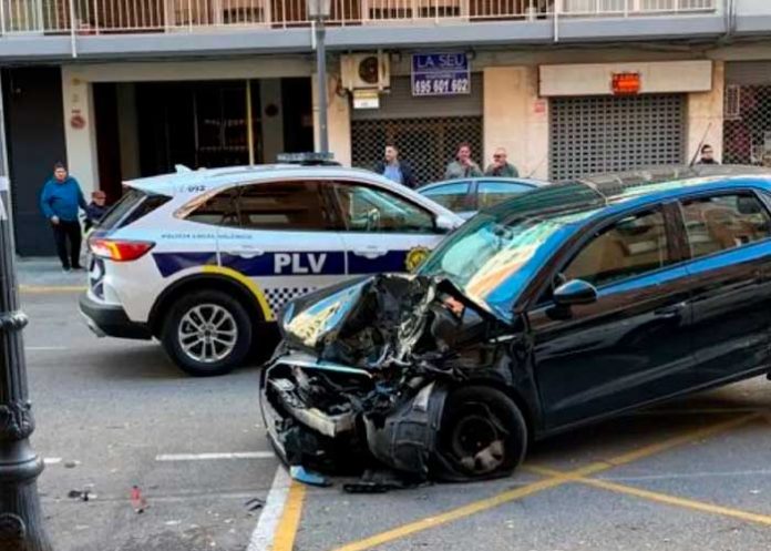 Sacerdote choca borracho y le echa la culpa al vino de la misa