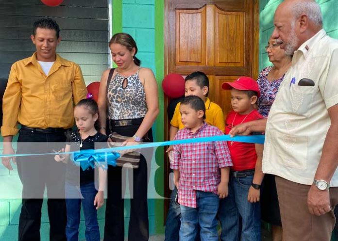Foto: Alcaldía de Juigalpa hace realidad el sueño de vivienda digna a una familia del campo / TN8