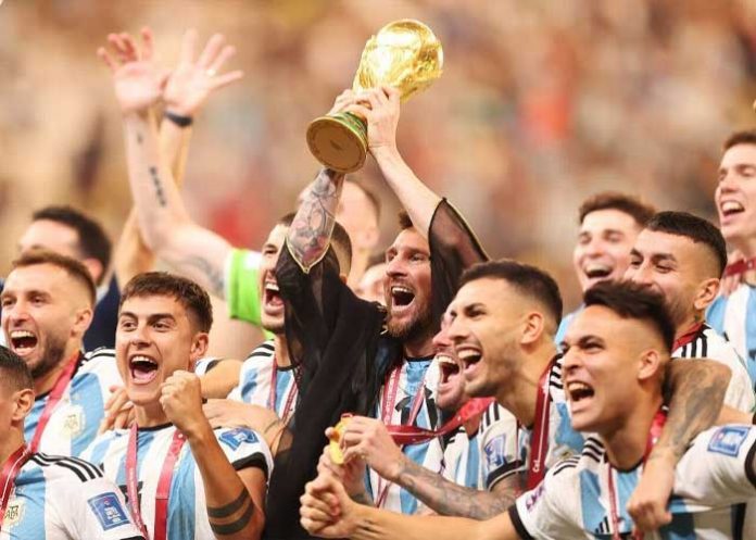 Selección llega a Argentina tras ser campeón del Mundial de Qatar