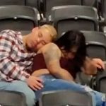 ¡Qué pena! Pareja se queda "roleada" durante un concierto de Grupo Firme