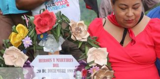 Depositan ofrenda floral a héroes del 20 de diciembre en Triángulo Minero