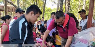 En barrios y comunidades los niños de Matagalpa celebran la navidad