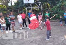 Niños de la Isla de Ometepe, disfrutan de piñatas navideñas Niños de la Isla de Ometepe, disfrutan de piñatas navideñas