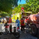 Tres familias afectadas tras incendio en barrio de Managua Bomberos investigan causas del incendio en Managua