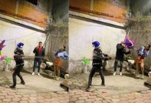 Tremendo garrotazo le plantan a joven mientras recogía caramelos en piñata Tremendo garrotazo le plantan a joven mientras recogía caramelos en piñata