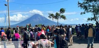 Turistas se trasladan a la bella Isla de Ometepe para despedir el 2022