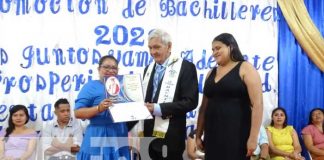 Nunca es tarde: Ancianito de 79 años logra su bachillerato en Nandasmo