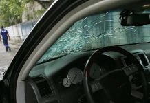 ¡Locura! Sujeto ataca a mecánico por trabajo mal hecho en Argentina ¡Locura! Sujeto ataca a mecánico por trabajo mal hecho en Argentina