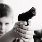 Niño de 5 años es baleado por su amigo de 8 en Houston