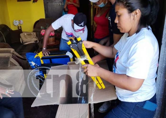 1111 Discapacitados de Nandaime reciben sillas de rueda como regalo de navidad