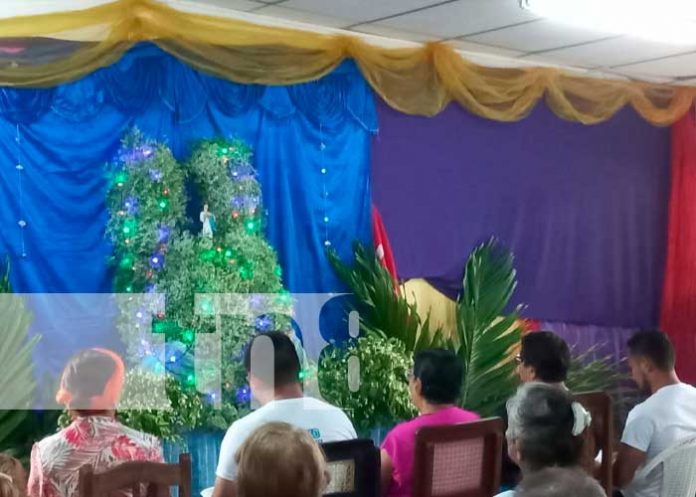 Adultos mayores celebran la Purísima Concepción de María