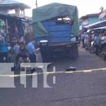 Jugaba dentro de una caja cuando un camión le pasó encima en el Caribe Sur
