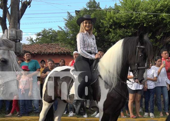 Foto: Más de 150 caballistas participaron de un fabuloso desfile hípico en la ciudad de León / TN8