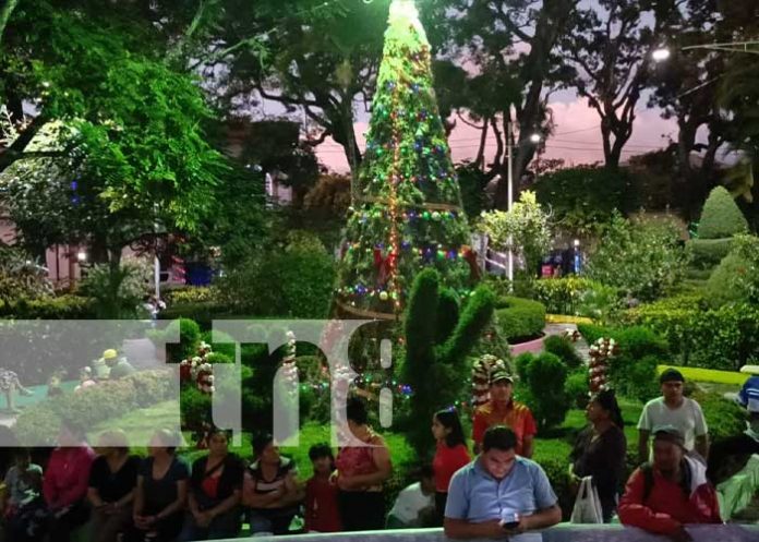 2 Foto: Ocotal galardonada por tener el “Parque más navideño” / TN8