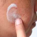 ¡Cuidado!, No te pongas pasta de dientes en un granito