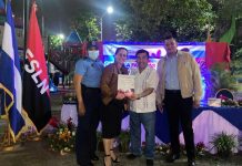 Entregan certificados de reconocimiento a 410 familias inspiradoras