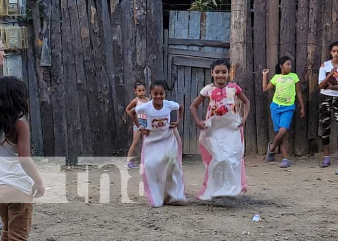 2 Alegre navidad con niñez, quiebre de piñatas y juegos tradicionales en Ocotal
