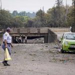 Asciende a 26 la cifra de muertos tras la explosión de un camión en Sudáfrica Asciende a 26 la cifra de muertos tras la explosión de un camión en Sudáfrica