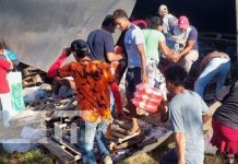 Vuelco de camión deja cuantiosos daños materiales en Chinandega Foto: Foto: Vuelco de camión deja cuantiosos daños materiales en Chinandega / TN8