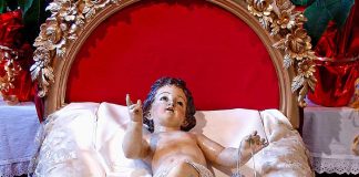 Roban el niño Jesús de un pesebre navideño en España