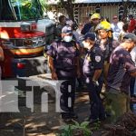 Familia queda en la intemperie al quemarse su vivienda en Managua Familia queda en la intemperie al quemarse su vivienda en Managua