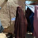 «Cruel castigo» Azotan sin piedad a 27 personas al ojo público en Afganistán Veintisiete personas azotadas en público en Afganistán