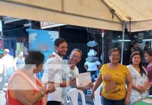 Comerciantes de Granada con buenas expectativas en la víspera de navidad Comerciantes de Granada con buenas expectativas en la víspera de navidad