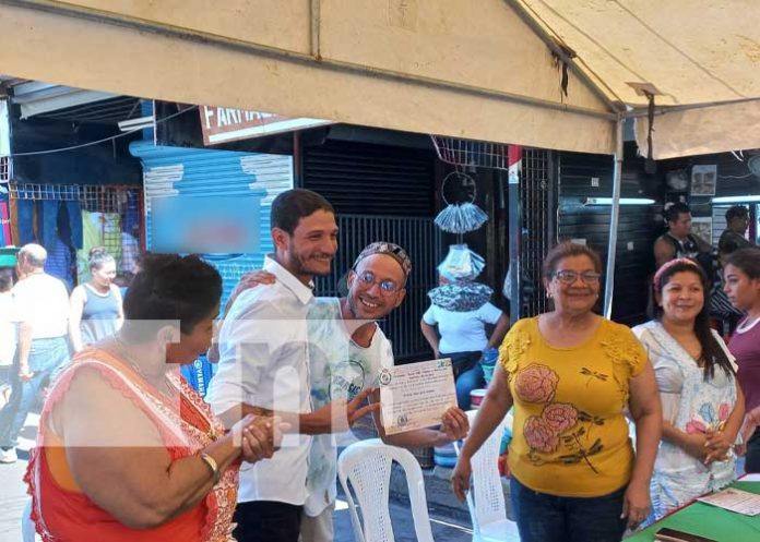 Comerciantes de Granada con buenas expectativas en la víspera de navidad