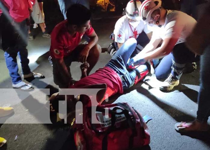 Foto: Motociclista se estrella contra una camioneta en el km 13, carretera sur, en Managua / TN8