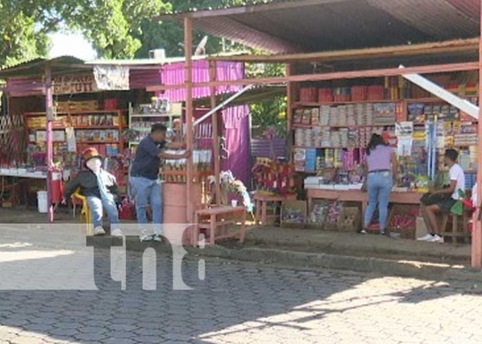 Foto: Puestos de pólvora de Managua listos para fiestas de fin de año / TN8