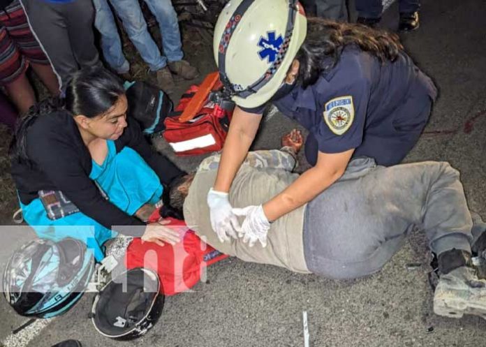 Foto: Exceso de velocidad deja a dos motorizados de Granada en el hospital / TN8