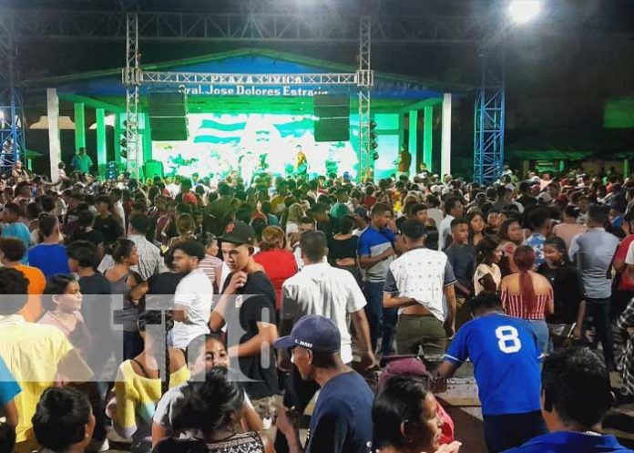 3 Foto: Familias de Nandaime despiden el año con fiesta popular / TN8