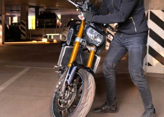 Ladrón se arrepintió de robar una moto y la devolvió