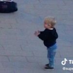 Tremendo movimiento: Niño enloquece a presentes con pasos de baile Niño enloquece en un parque con sus pasos de baile
