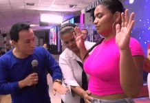«Sin palabras» Pastor hace el milagro a una mujer de rebajarle 2 tallas (VIDEO) Pastor le hizo la 'lipo' a mujer durante culto