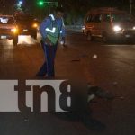 Motociclista entre la vida y la muerte tras impactar contra peatón en Managua