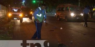 Motociclista entre la vida y la muerte tras impactar contra peatón en Managua
