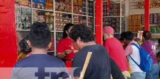 Foto: Dinamismo comercial con puestos de pólvora en Managua / TN8