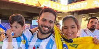 Foto: Nicaragüenses celebrando el pase de Argentina a la final de la Copa del Mundo / TN8