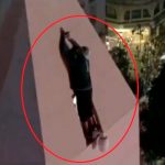 ¡Clase locura! Se colgó del Obelisco para celebrar la victoria de Argentina ¡Clase locura! Se colgó del Obelisco para celebrar la victoria de Argentina