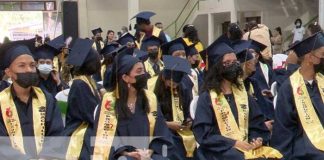 Foto: Promoción de bachilleres en el Instituto Ramírez Goyena, en Managua / TN8