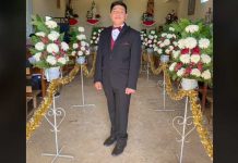 ¿Quién dijo no se puede? Hombre celebra sus 15 con todo y «chambelanas» Hombre celebró su fiesta de XV años