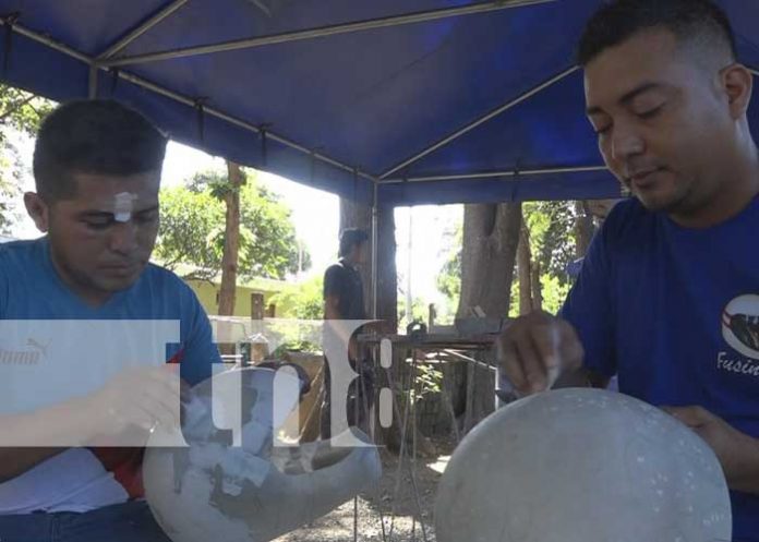 cascos Negocio familiar de cascos de seguridad es exitoso en Rivas